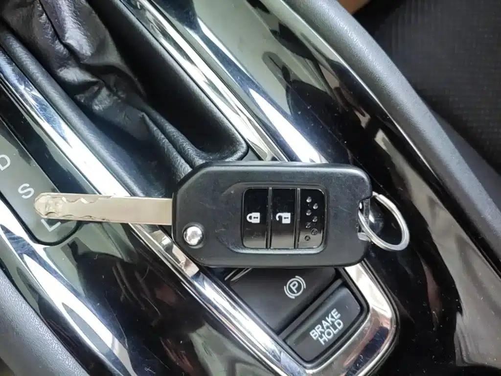 Vezel 2017 1.5L CVT 2WD Comfort Model — миниатюра 9