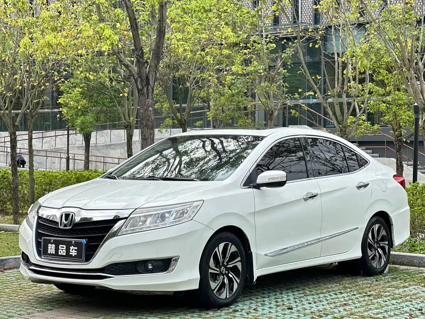 Honda Crider 2016 1.8L CVT Deluxe Edition — миниатюра 1