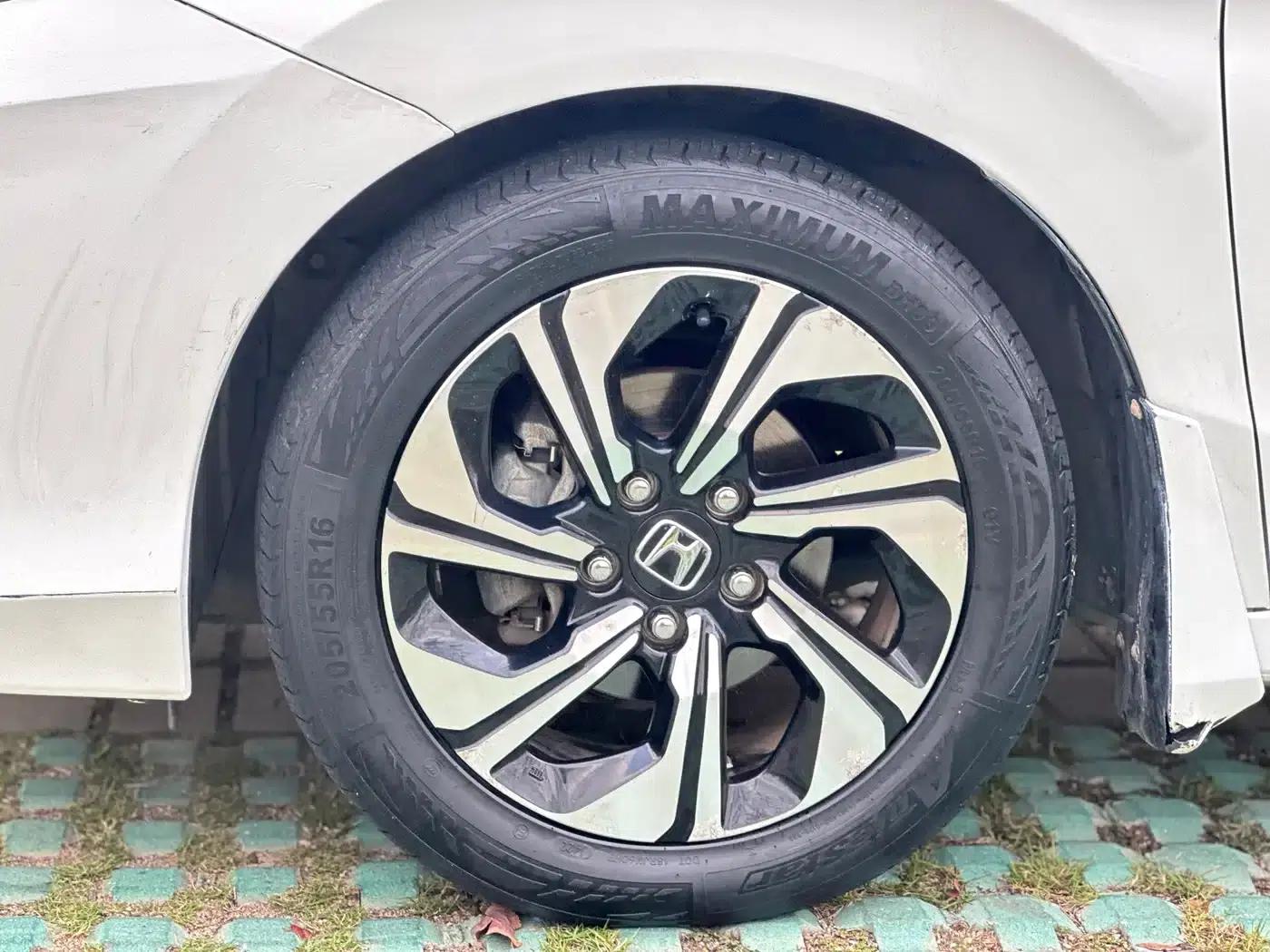 Honda Crider 2016 1.8L CVT Deluxe Edition — миниатюра 14