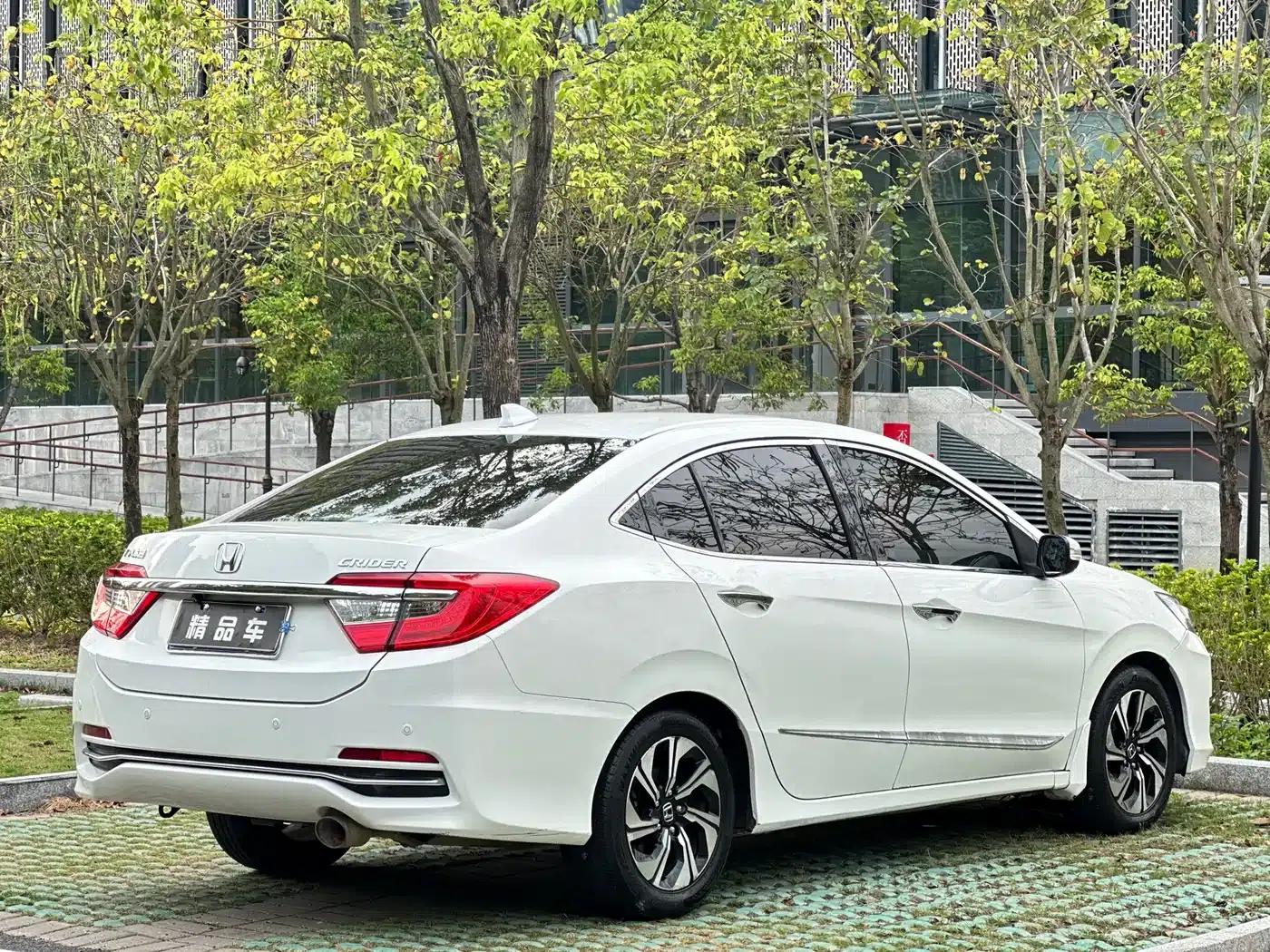 Honda Crider 2016 1.8L CVT Deluxe Edition — миниатюра 18
