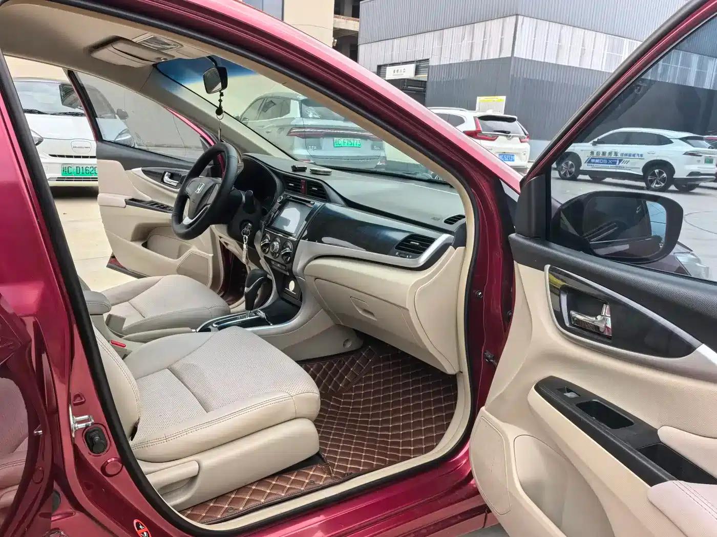 Honda Crider 2013 1.8L Automatic Comfort Edition — миниатюра 11
