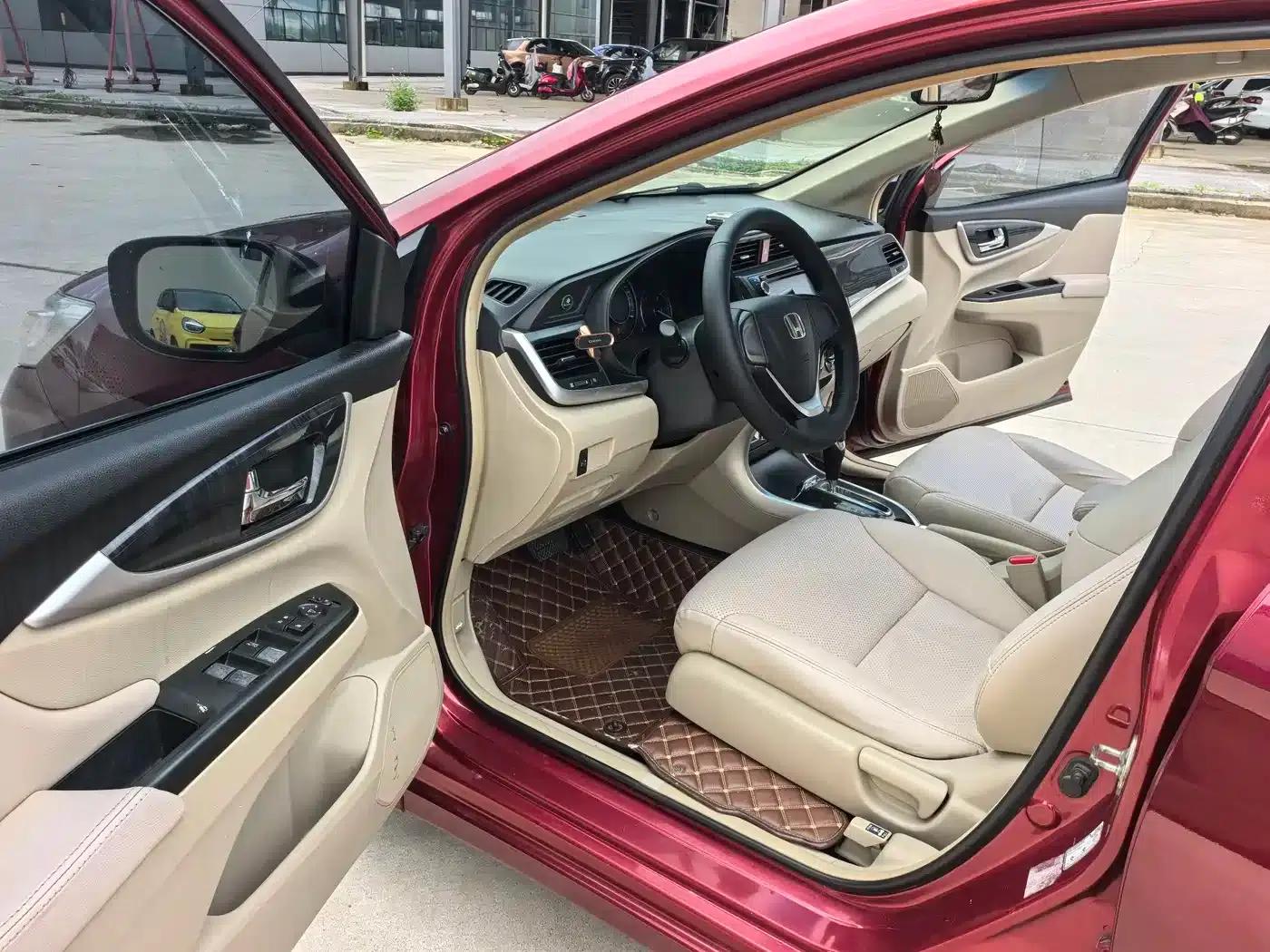 Honda Crider 2013 1.8L Automatic Comfort Edition — миниатюра 8