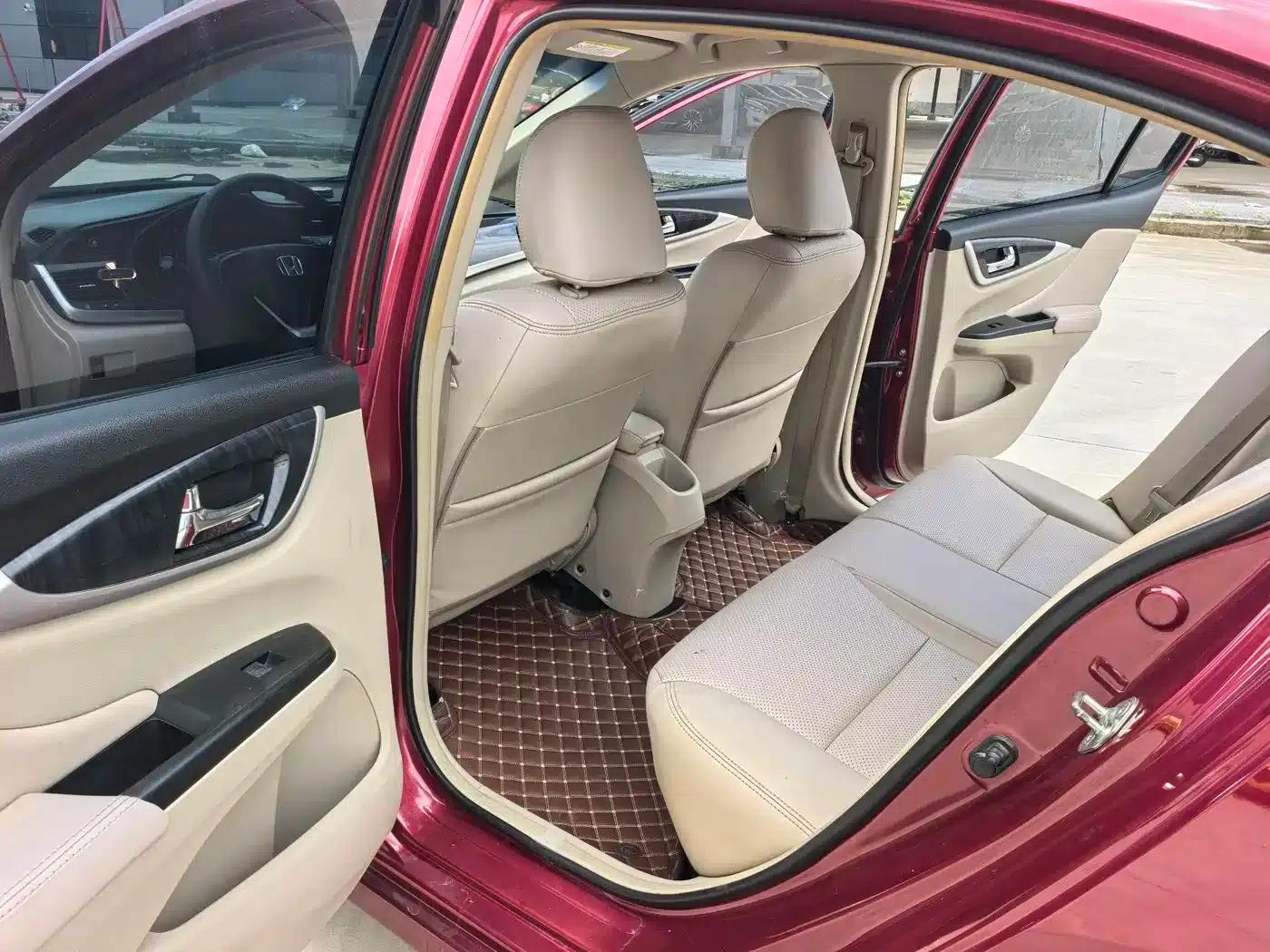 Honda Crider 2013 1.8L Automatic Comfort Edition — миниатюра 9