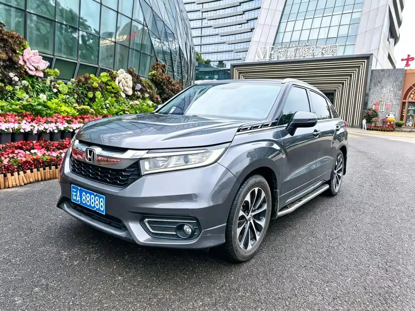 2017 Honda Avancier 240TURBO 2WD Luxury Edition — миниатюра 1