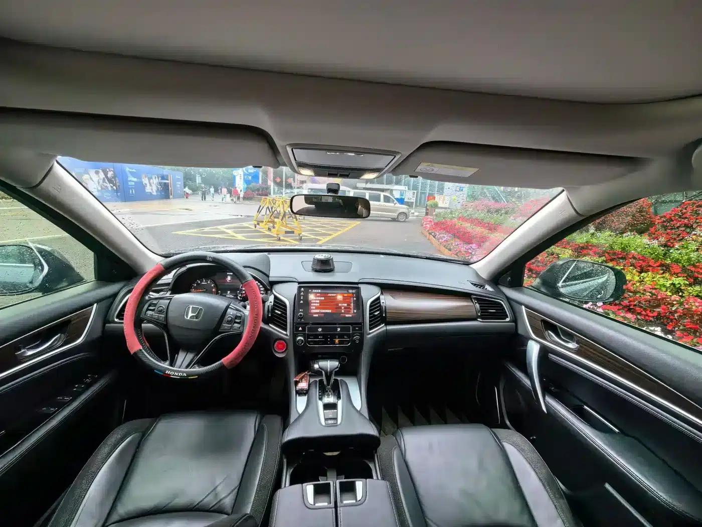 2017 Honda Avancier 240TURBO 2WD Luxury Edition — миниатюра 13