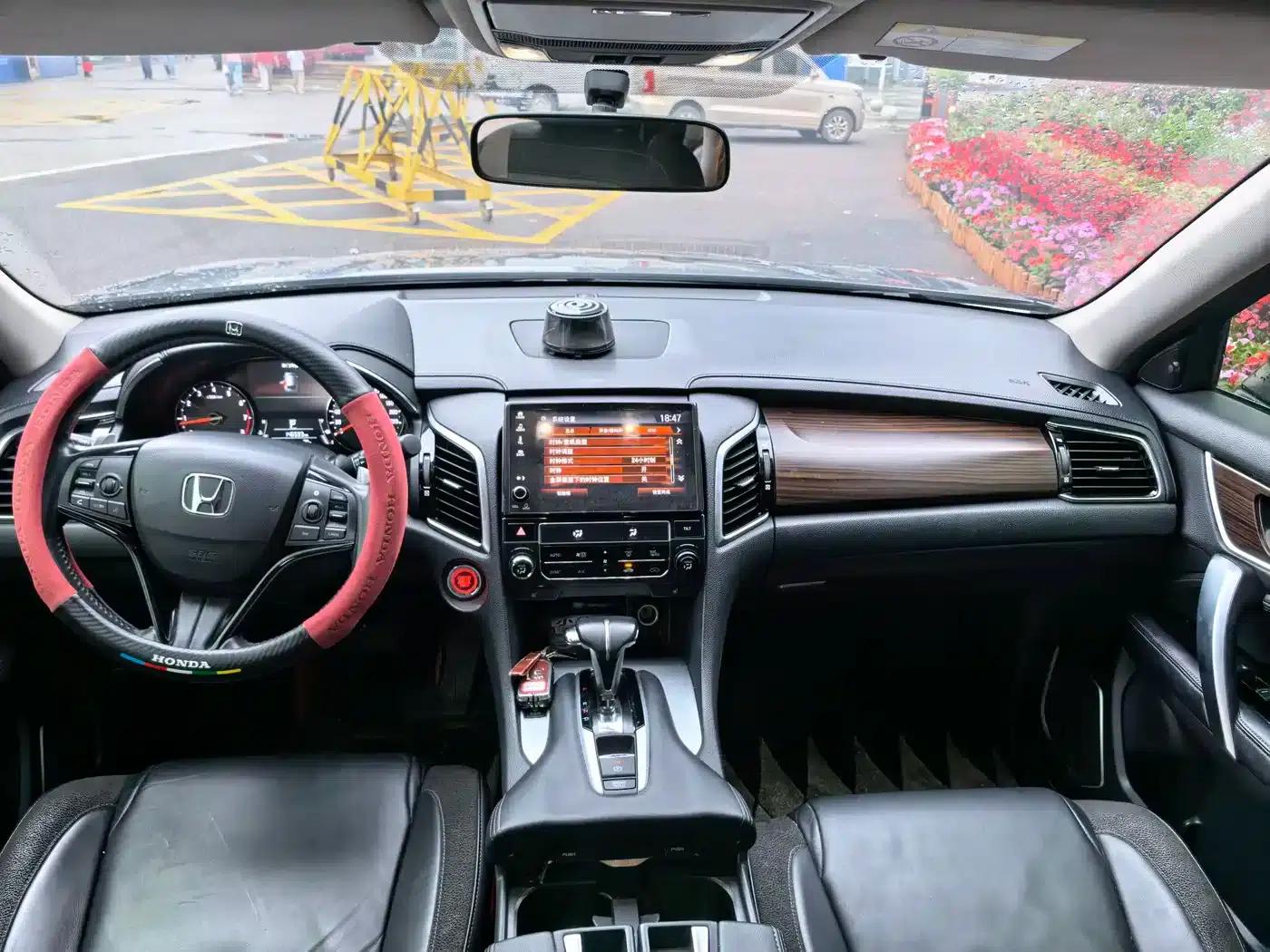 2017 Honda Avancier 240TURBO 2WD Luxury Edition — миниатюра 6