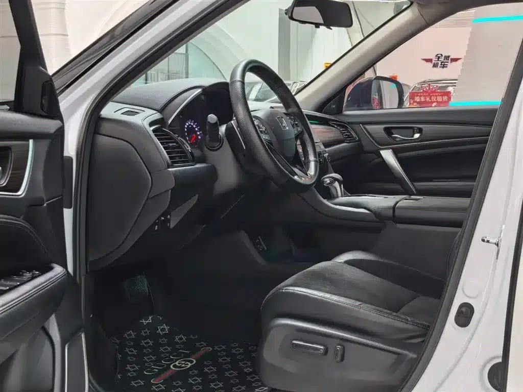 2017 Honda Avancier 240TURBO 2WD Elite Edition — миниатюра 6