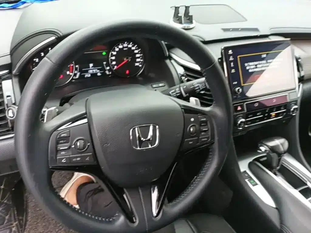 2017 Honda Avancier 240TURBO 2WD Luxury Edition — миниатюра 11