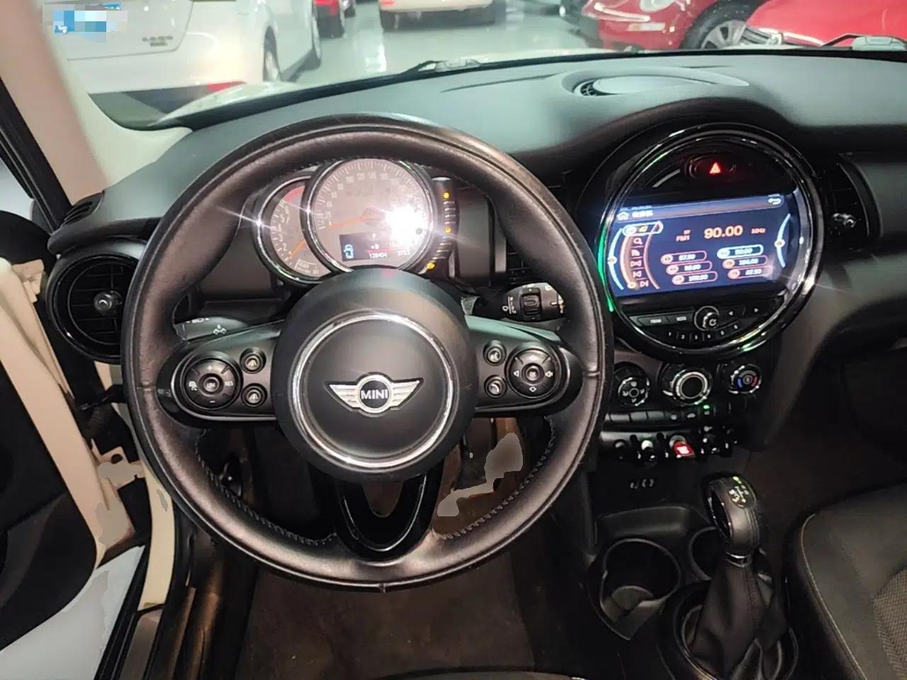 MINI 2016 1.2T ONE Five-Door Edition — миниатюра 13