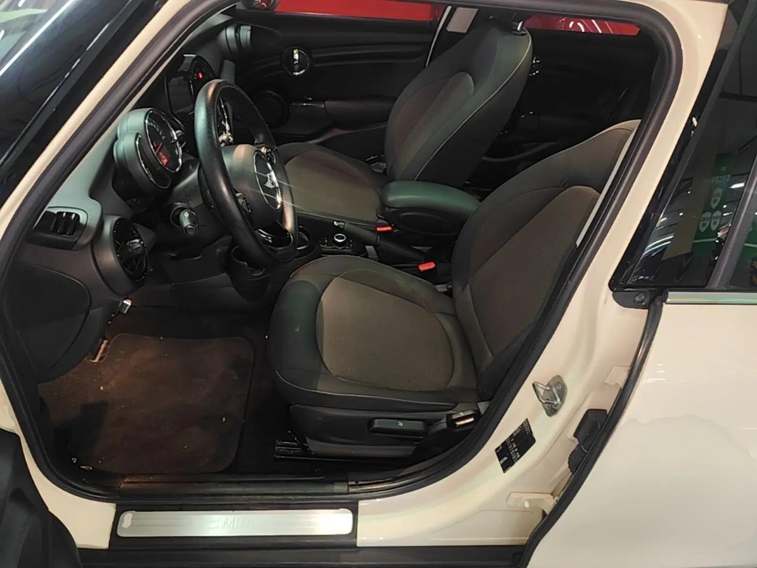 MINI 2016 1.2T ONE Five-Door Edition — миниатюра 17