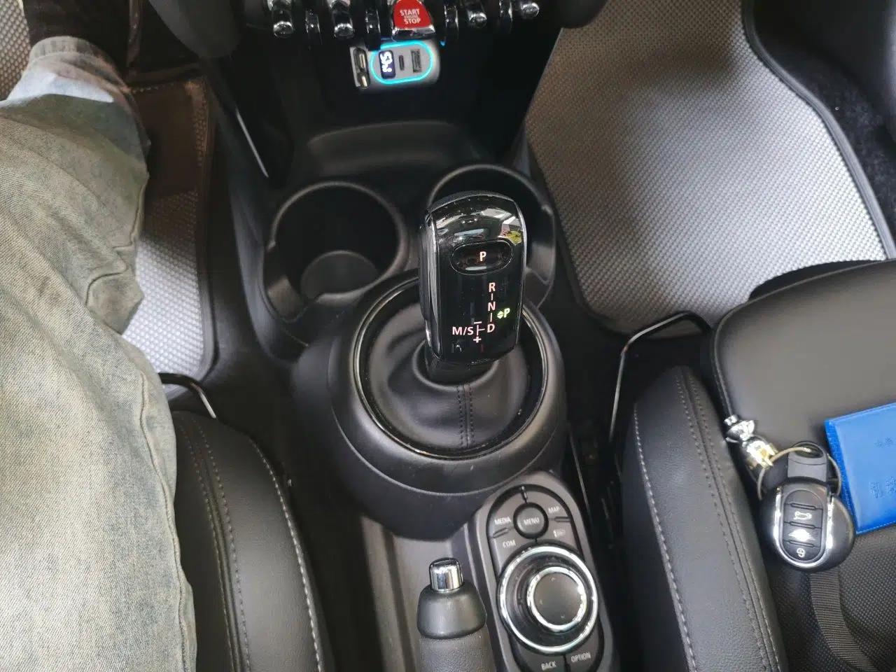 MINI 2022 1.5T COOPER Classic Edition — миниатюра 14