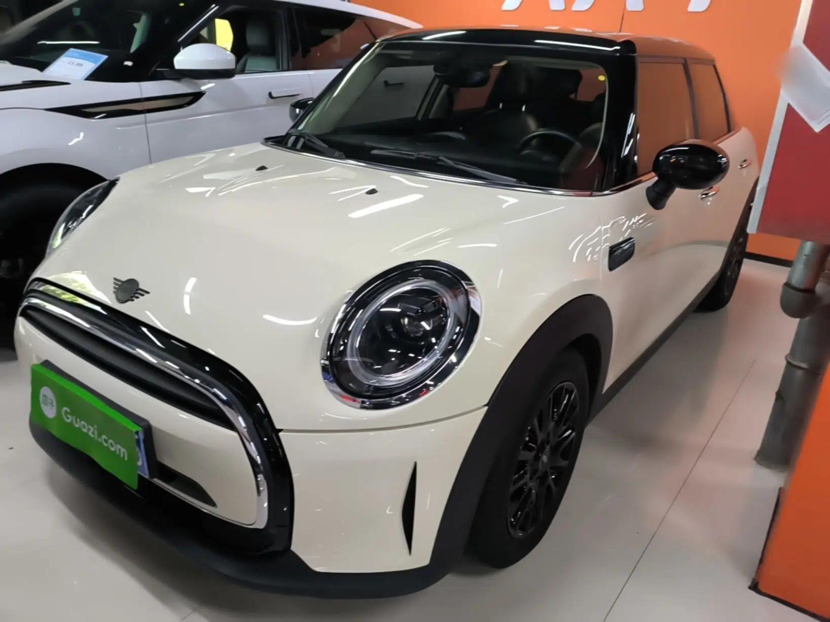 MINI 2022 1.5T ONE Five-Door PLUS — миниатюра 1