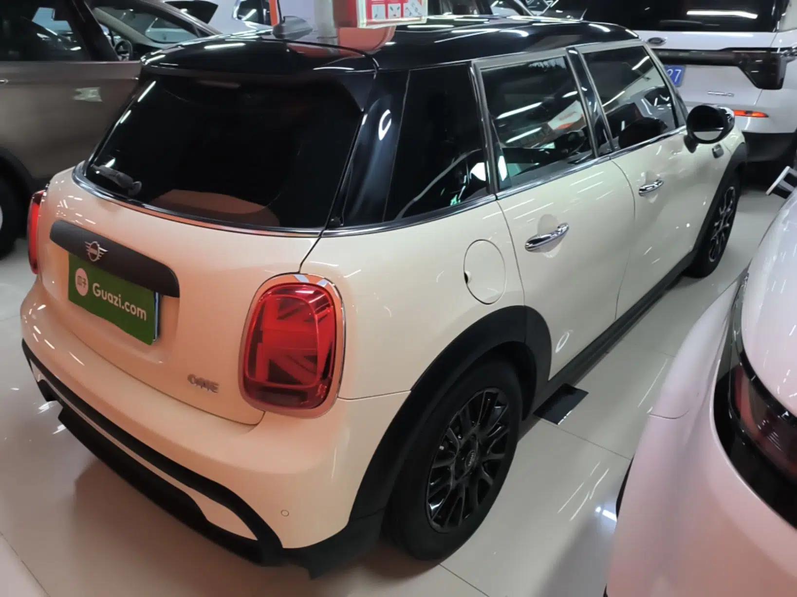 MINI 2022 1.5T ONE Five-Door PLUS — миниатюра 6