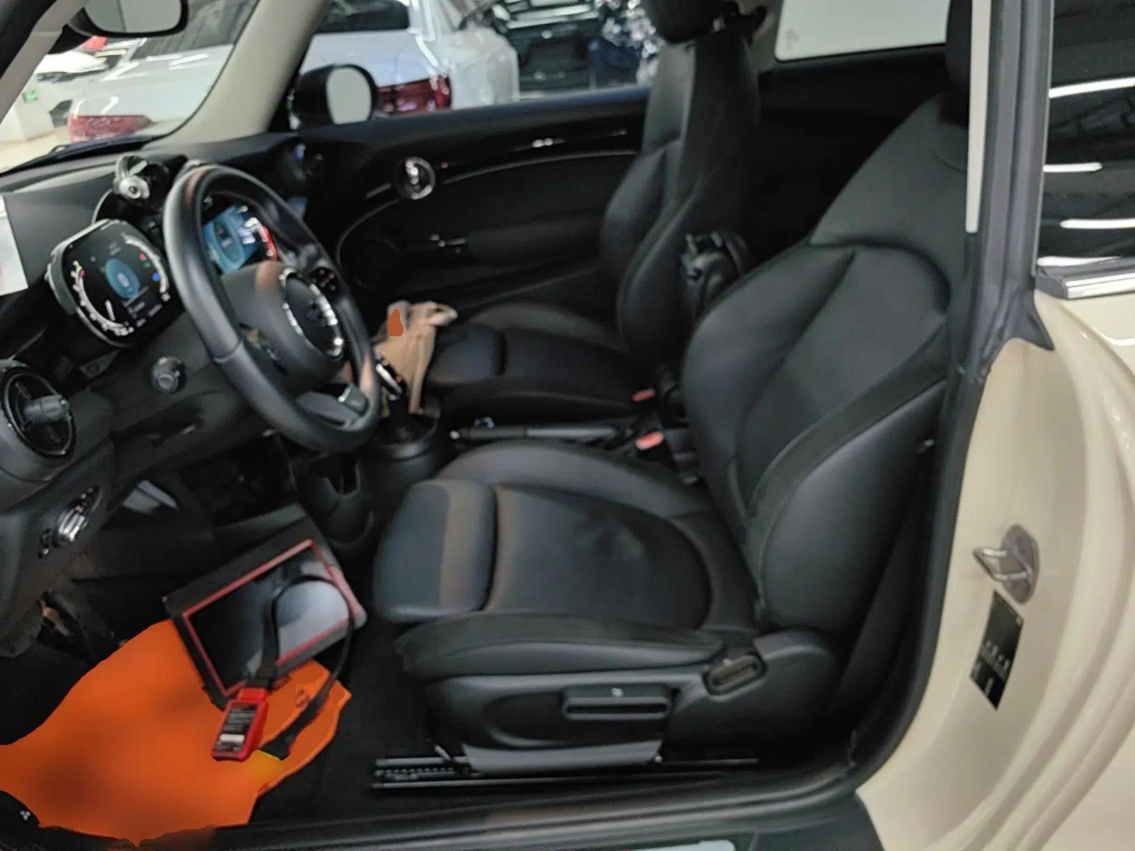 MINI 2022 1.5T COOPER Artist — миниатюра 17