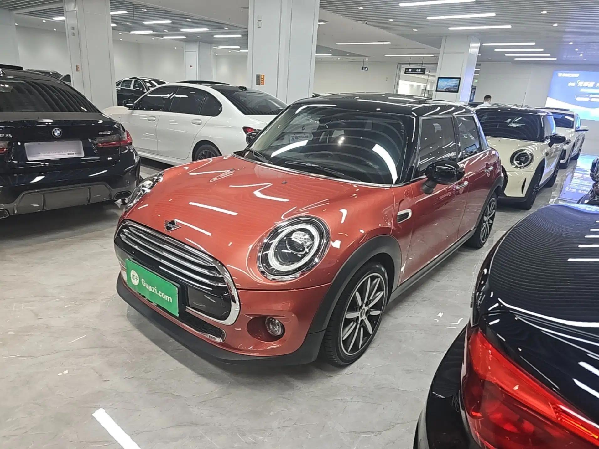 MINI 2020 1.5T COOPER Five-Door Midnight Red Limited Edition — миниатюра 1