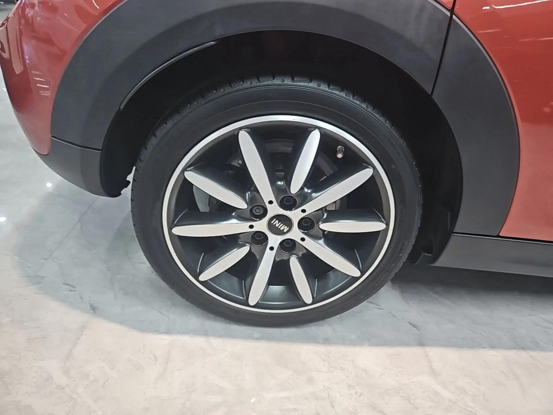 MINI 2020 1.5T COOPER Five-Door Midnight Red Limited Edition — миниатюра 11