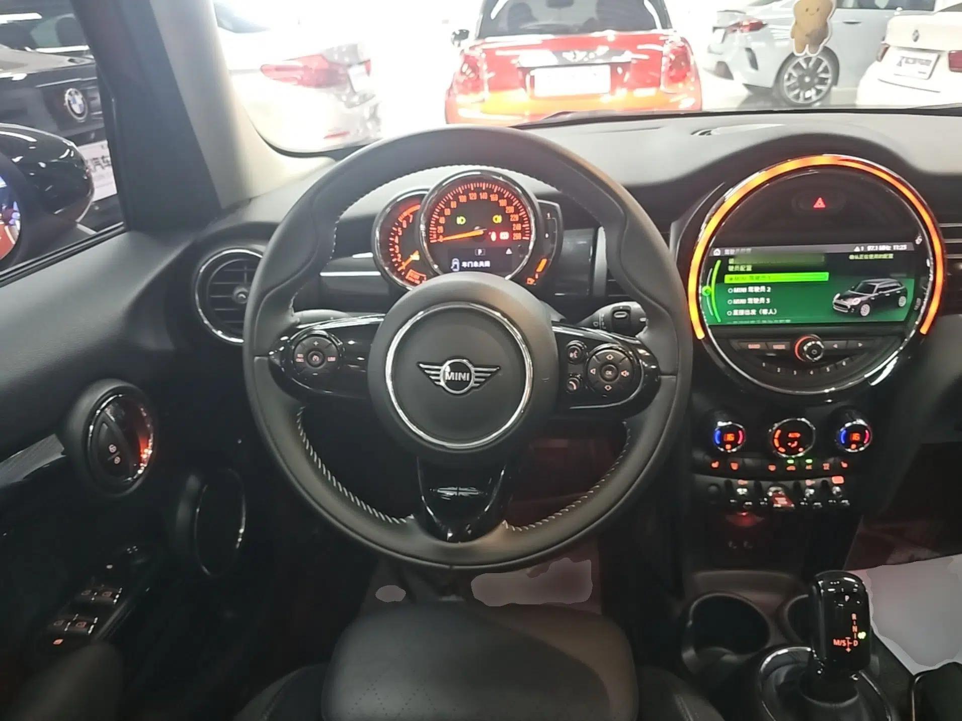 MINI 2020 1.5T COOPER Five-Door Midnight Red Limited Edition — миниатюра 13