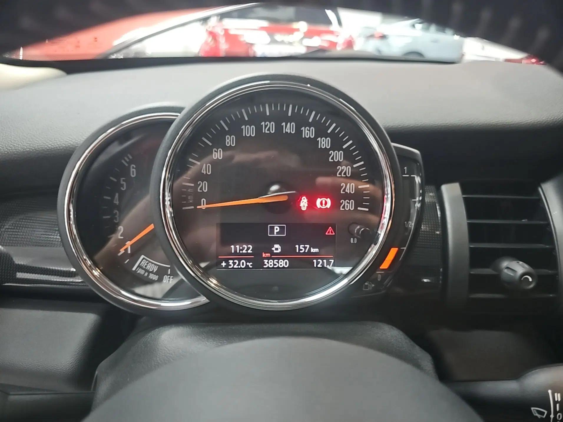MINI 2020 1.5T COOPER Five-Door Midnight Red Limited Edition — миниатюра 14