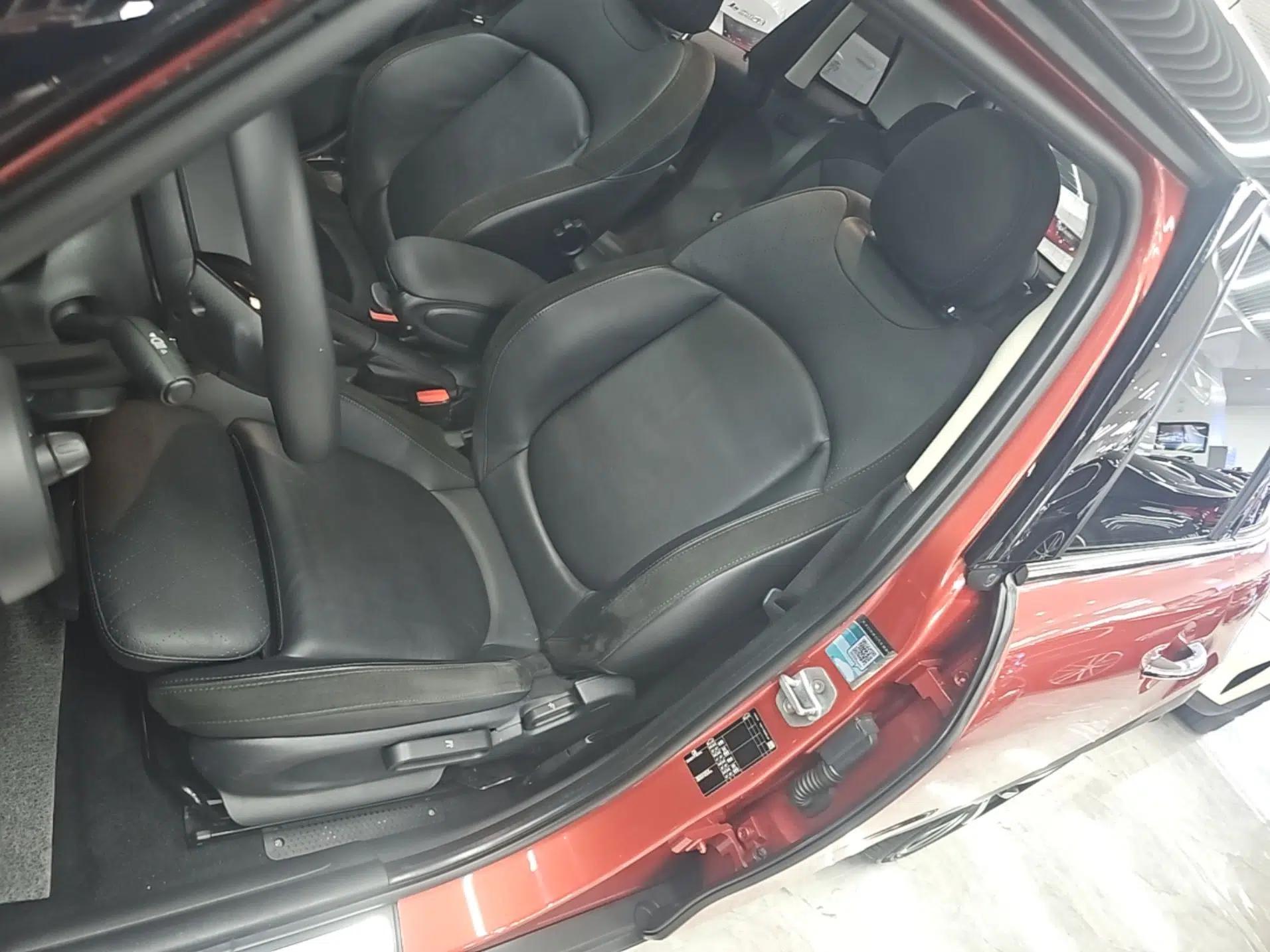 MINI 2020 1.5T COOPER Five-Door Midnight Red Limited Edition — миниатюра 17