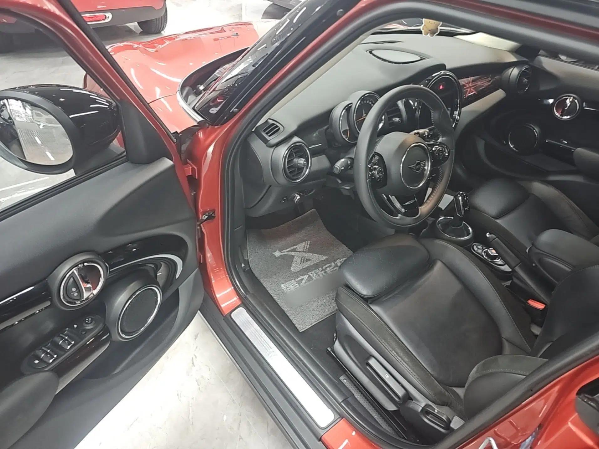 MINI 2020 1.5T COOPER Five-Door Midnight Red Limited Edition — миниатюра 18