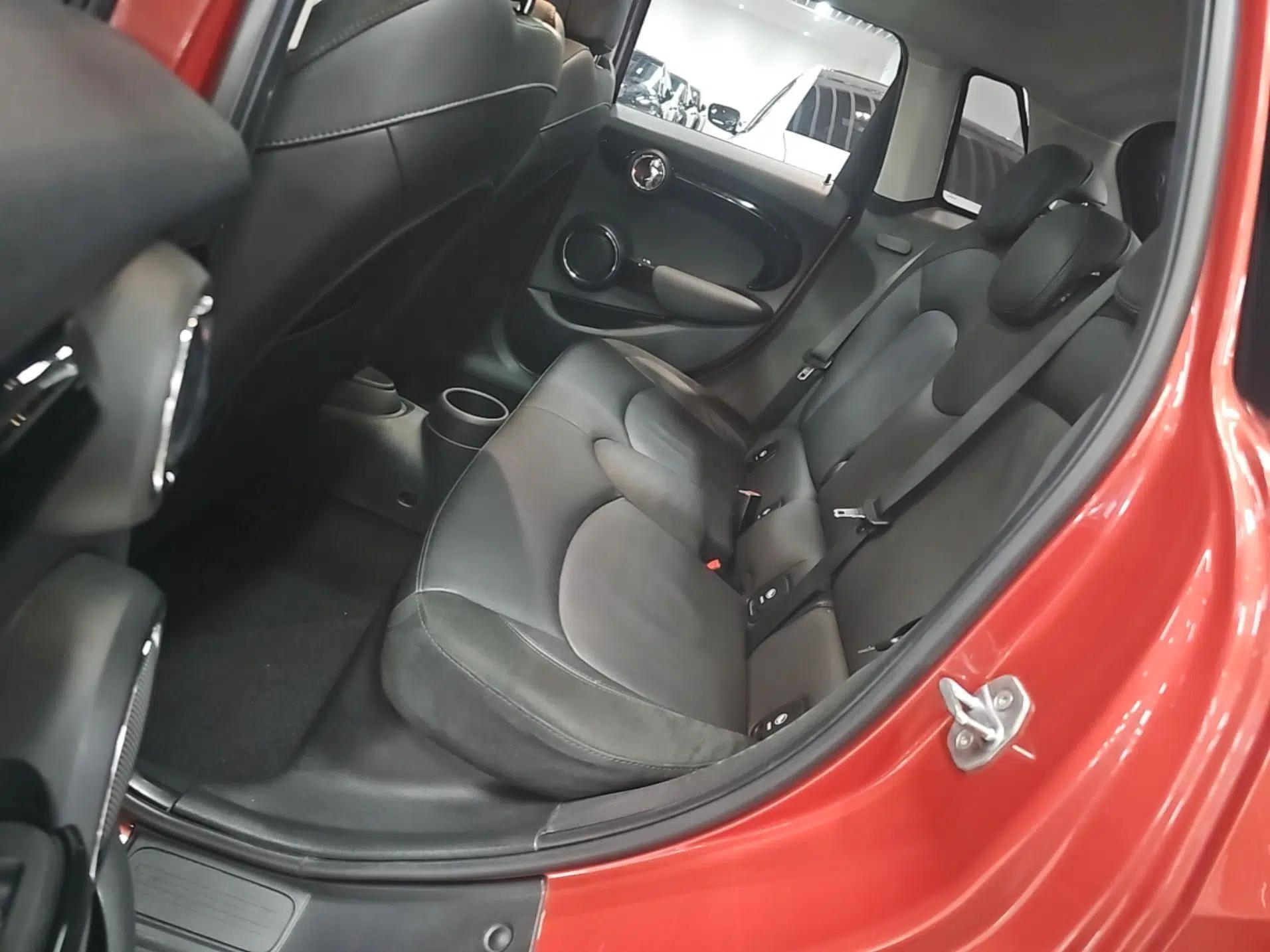 MINI 2020 1.5T COOPER Five-Door Midnight Red Limited Edition — миниатюра 20