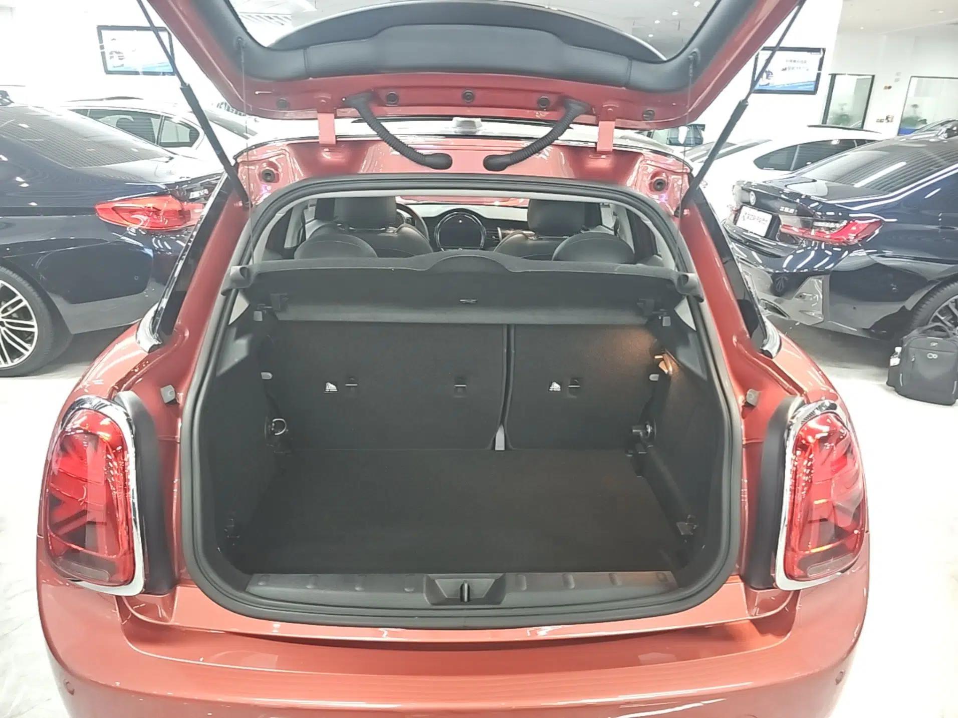 MINI 2020 1.5T COOPER Five-Door Midnight Red Limited Edition — миниатюра 22