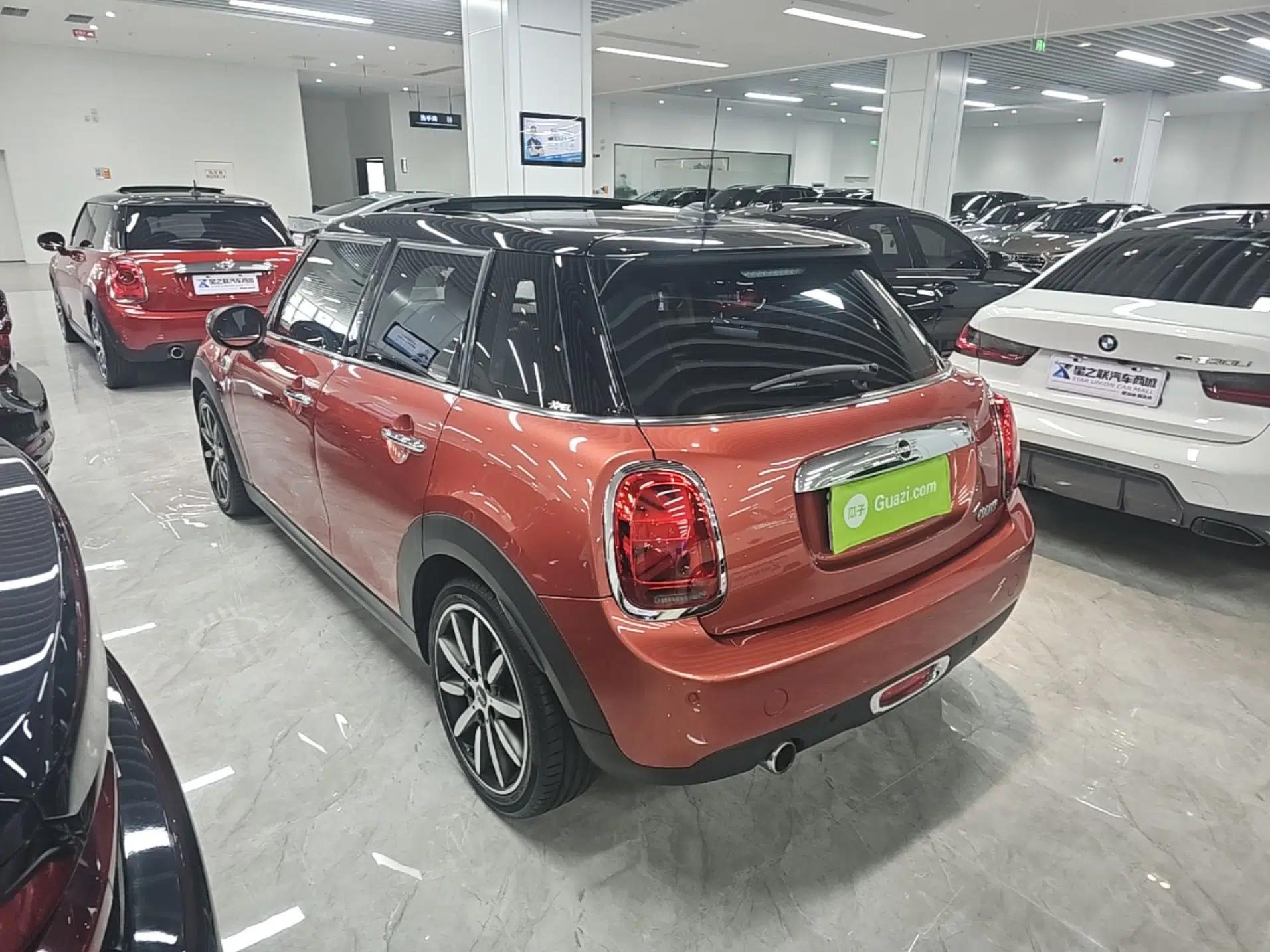 MINI 2020 1.5T COOPER Five-Door Midnight Red Limited Edition — миниатюра 4