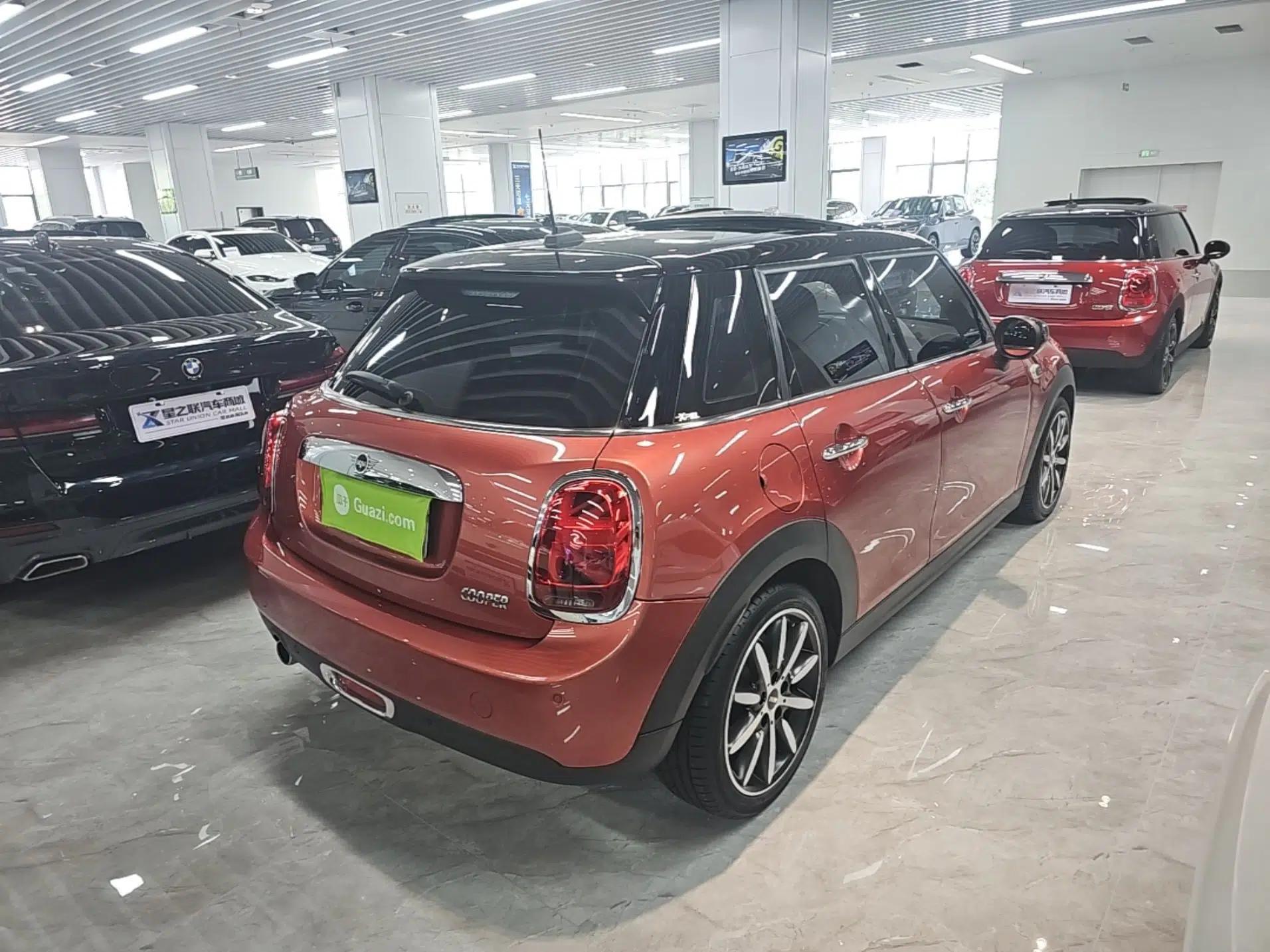 MINI 2020 1.5T COOPER Five-Door Midnight Red Limited Edition — миниатюра 6