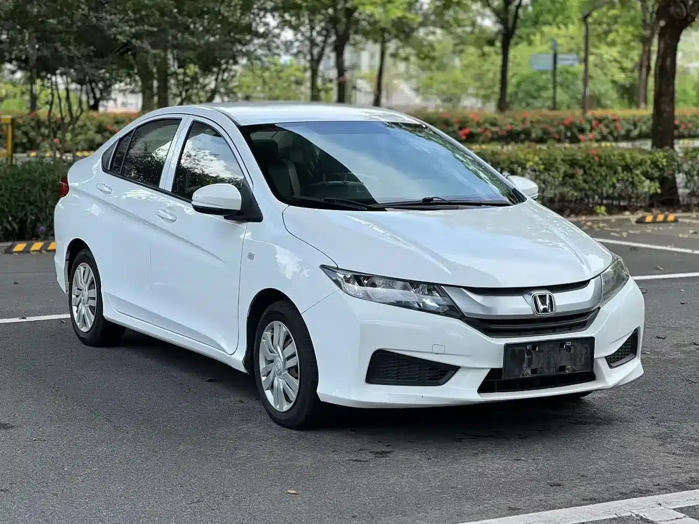 Honda City 2017 1.5L CVT Comfort Edition — миниатюра 4