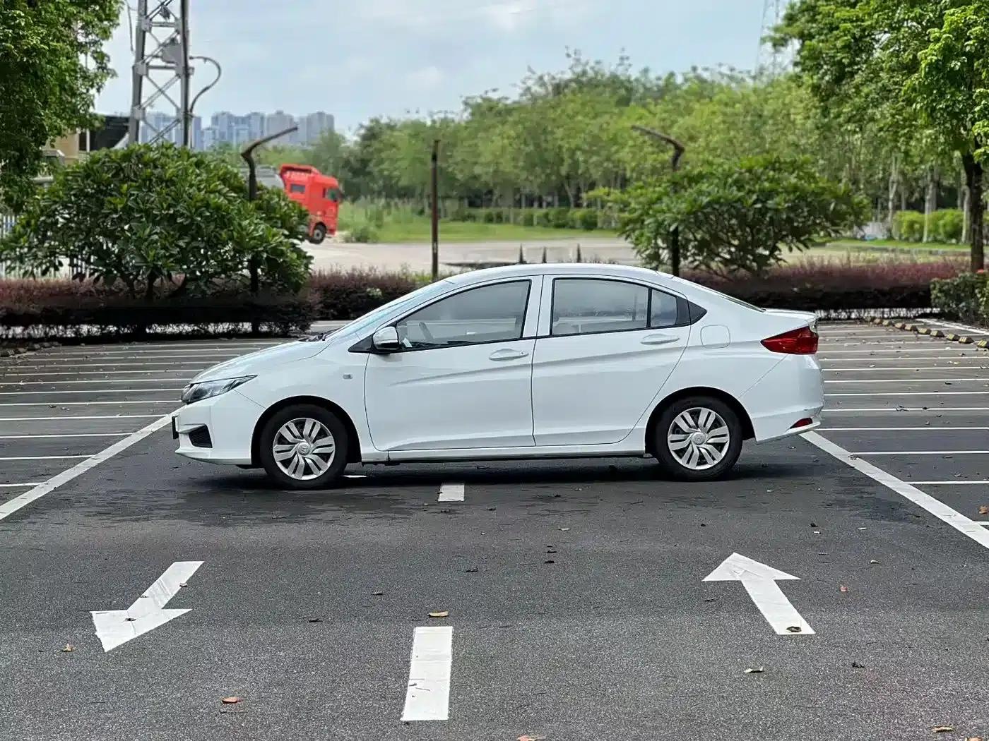 Honda City 2017 1.5L CVT Comfort Edition — миниатюра 5