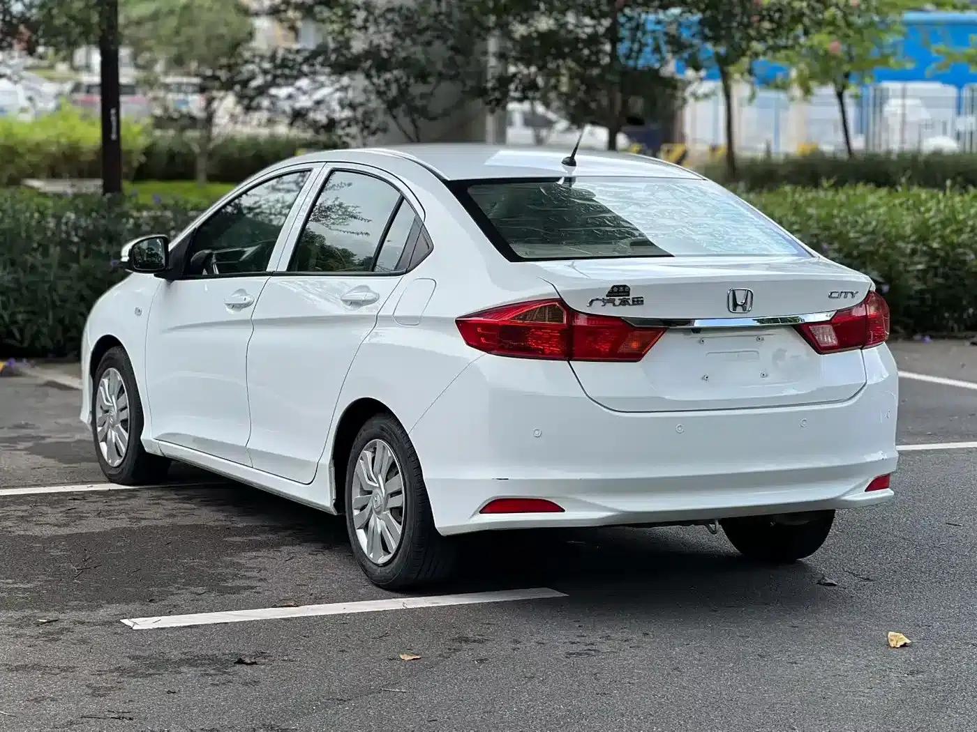 Honda City 2017 1.5L CVT Comfort Edition — миниатюра 6