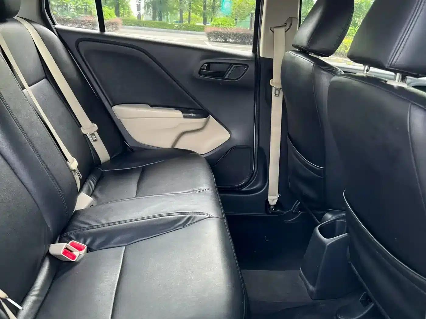 Honda City 2017 1.5L CVT Comfort Edition — миниатюра 9