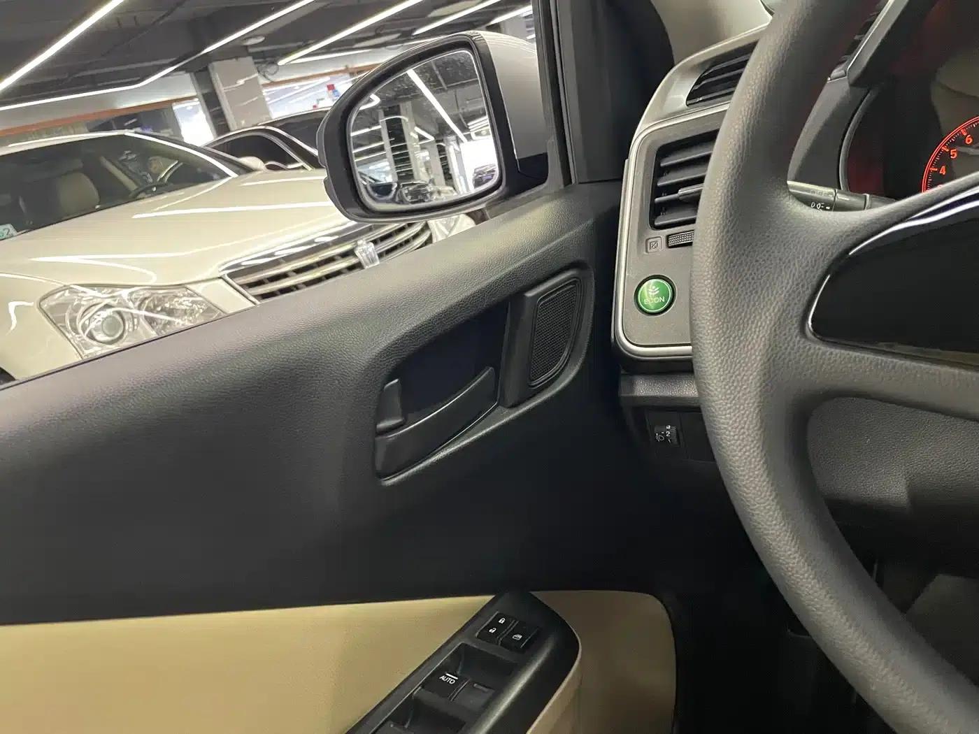 Honda City 2015 1.5L CVT Comfort Edition — миниатюра 12