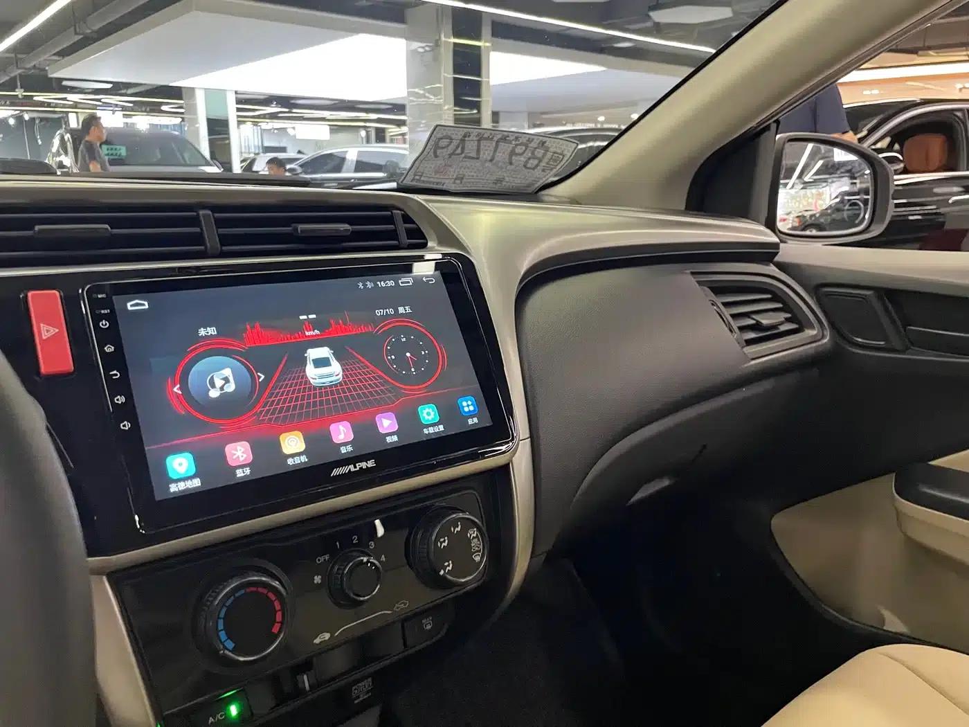 Honda City 2015 1.5L CVT Comfort Edition — миниатюра 16