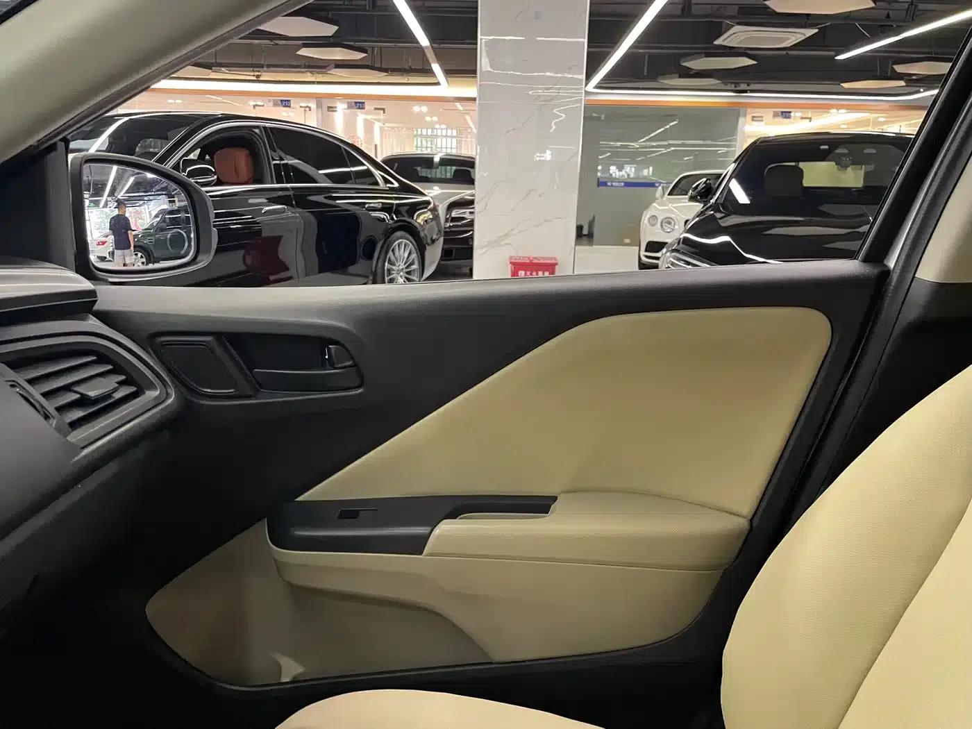 Honda City 2015 1.5L CVT Comfort Edition — миниатюра 17