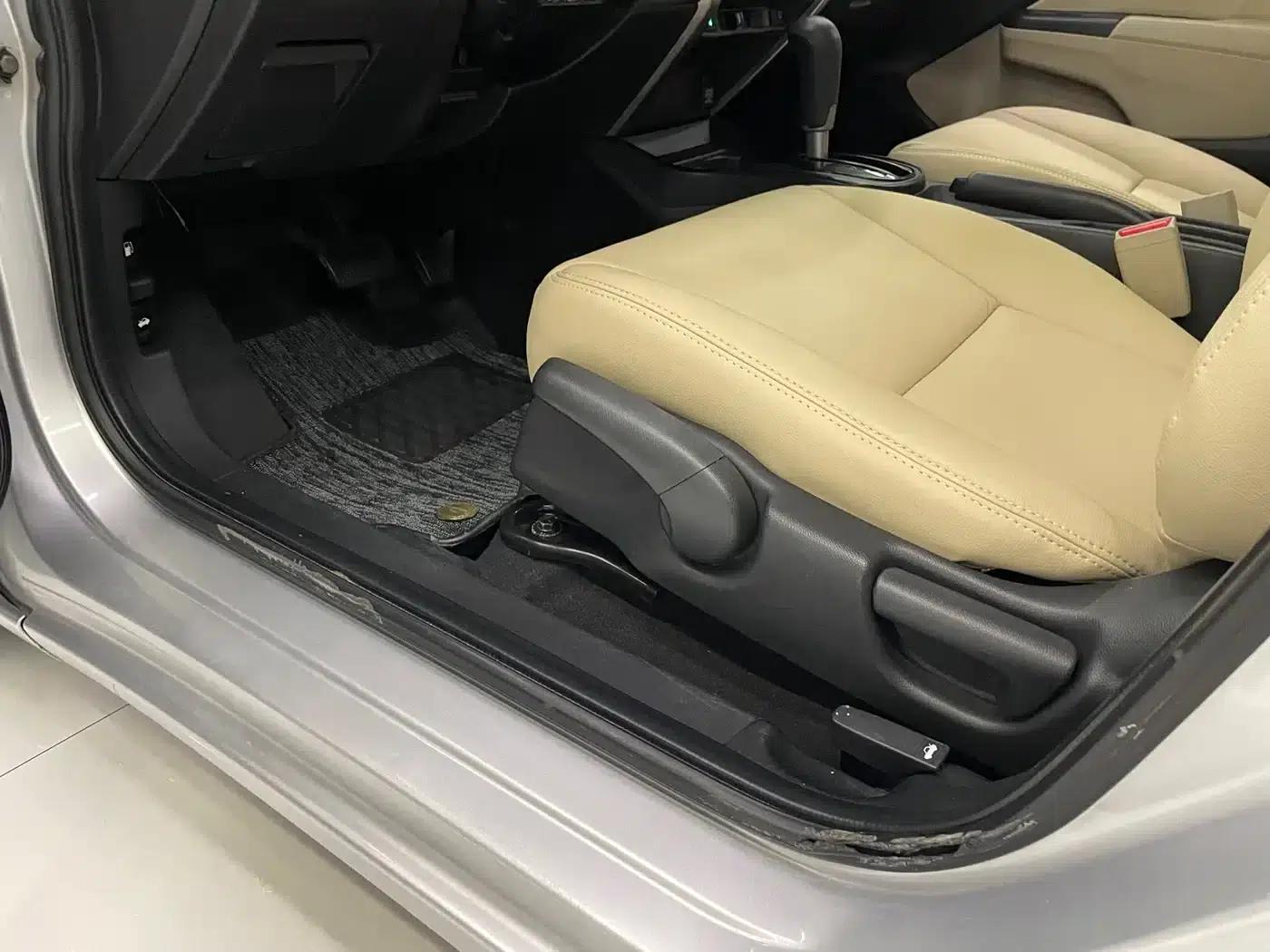 Honda City 2015 1.5L CVT Comfort Edition — миниатюра 22