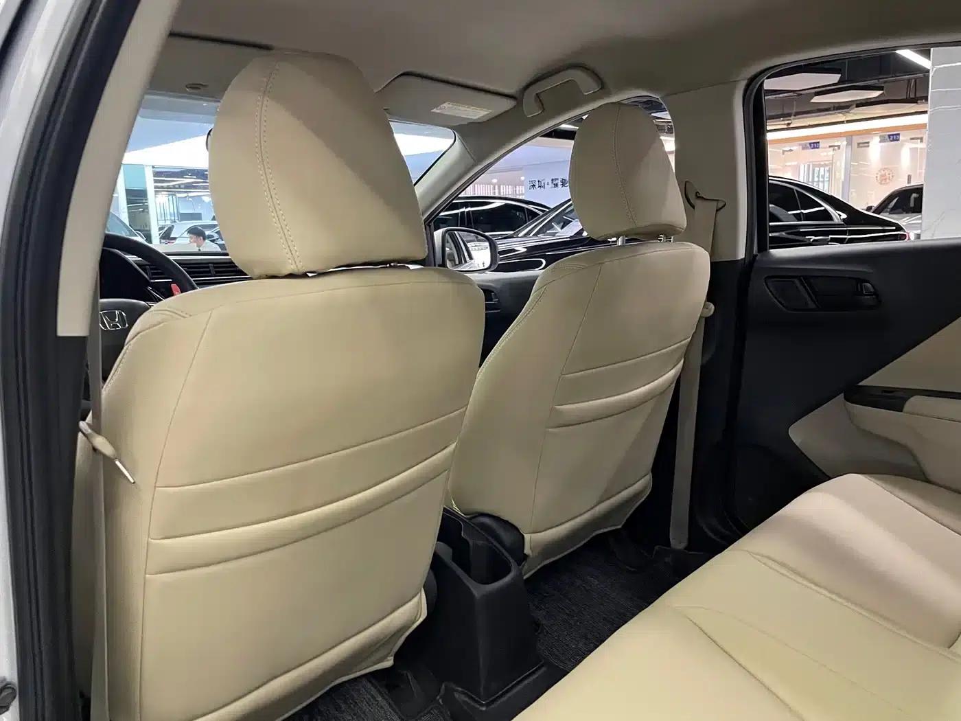 Honda City 2015 1.5L CVT Comfort Edition — миниатюра 25