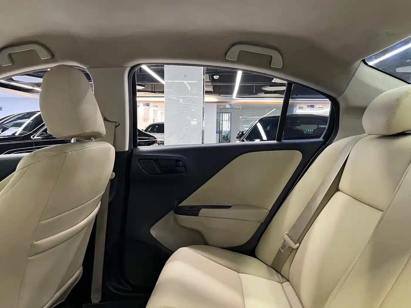 Honda City 2015 1.5L CVT Comfort Edition — миниатюра 26