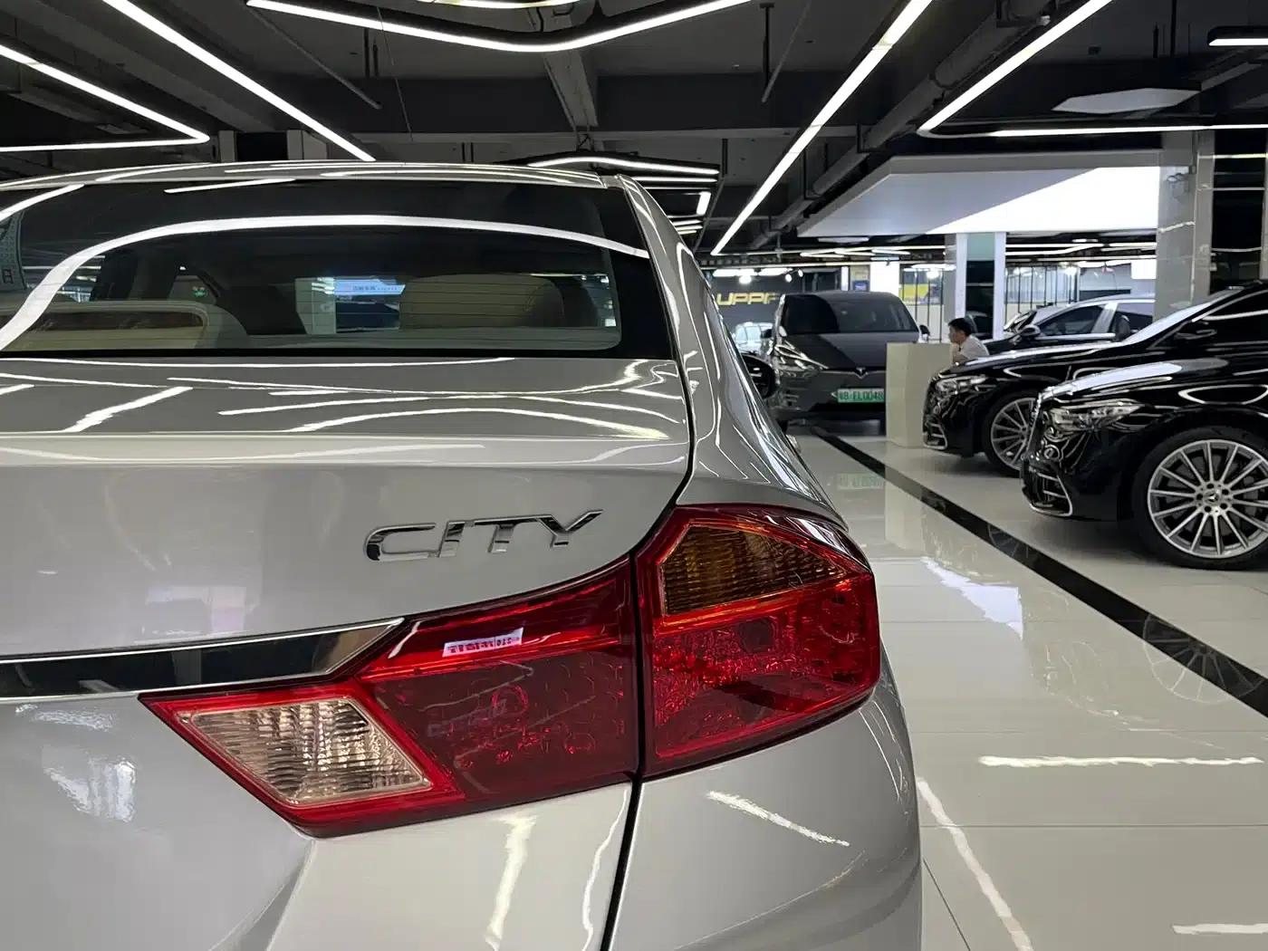 Honda City 2015 1.5L CVT Comfort Edition — миниатюра 38
