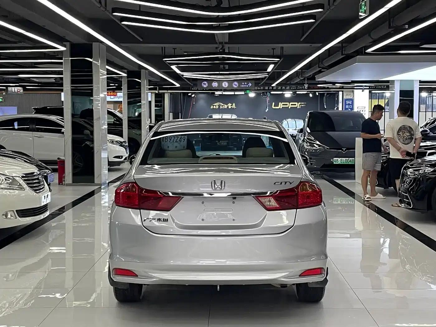 Honda City 2015 1.5L CVT Comfort Edition — миниатюра 40