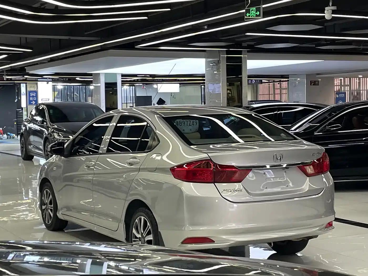 Honda City 2015 1.5L CVT Comfort Edition — миниатюра 5