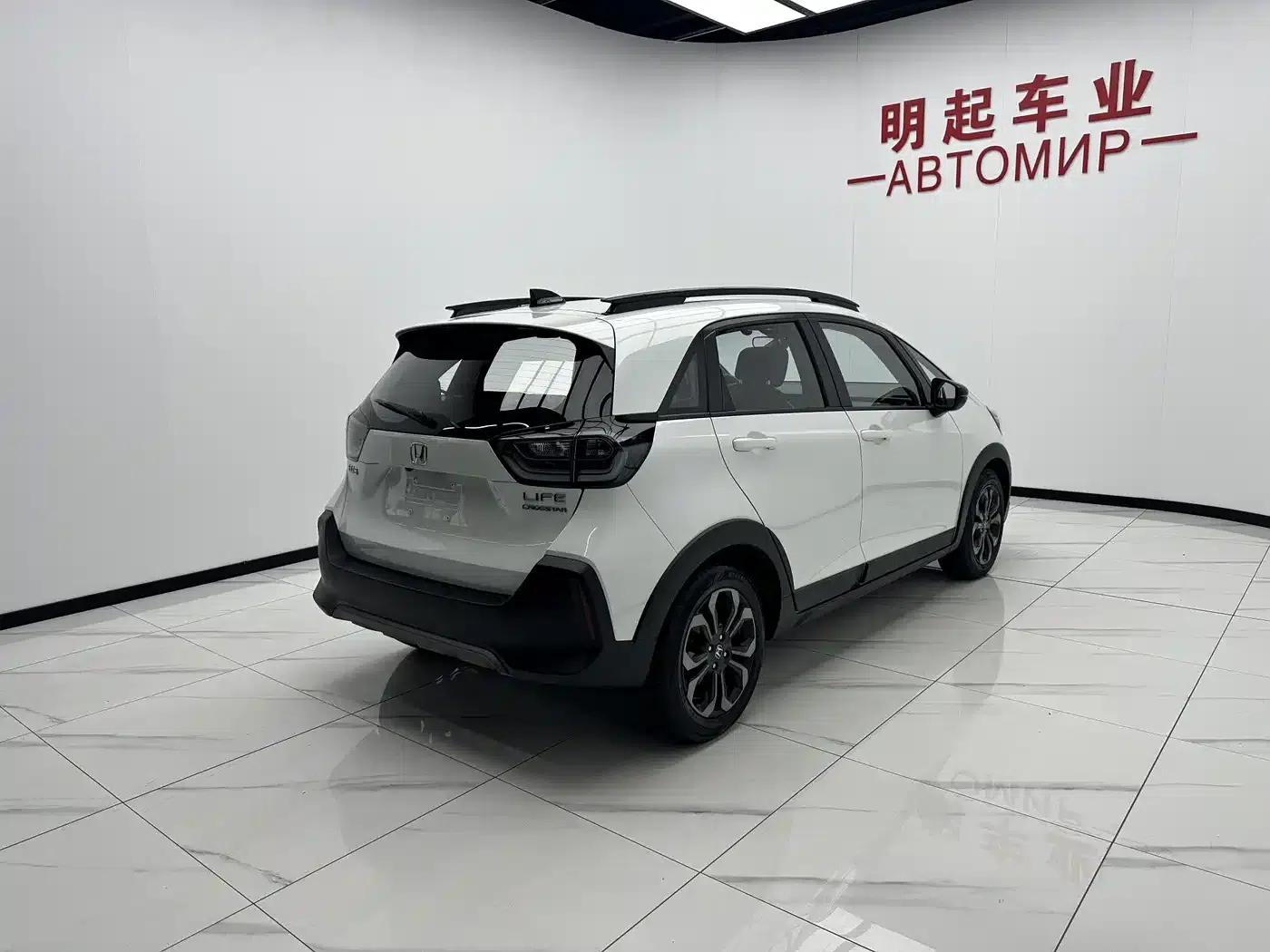 LIFE 2023 1.5L CVT CRO-SS Fun Edition — миниатюра 9