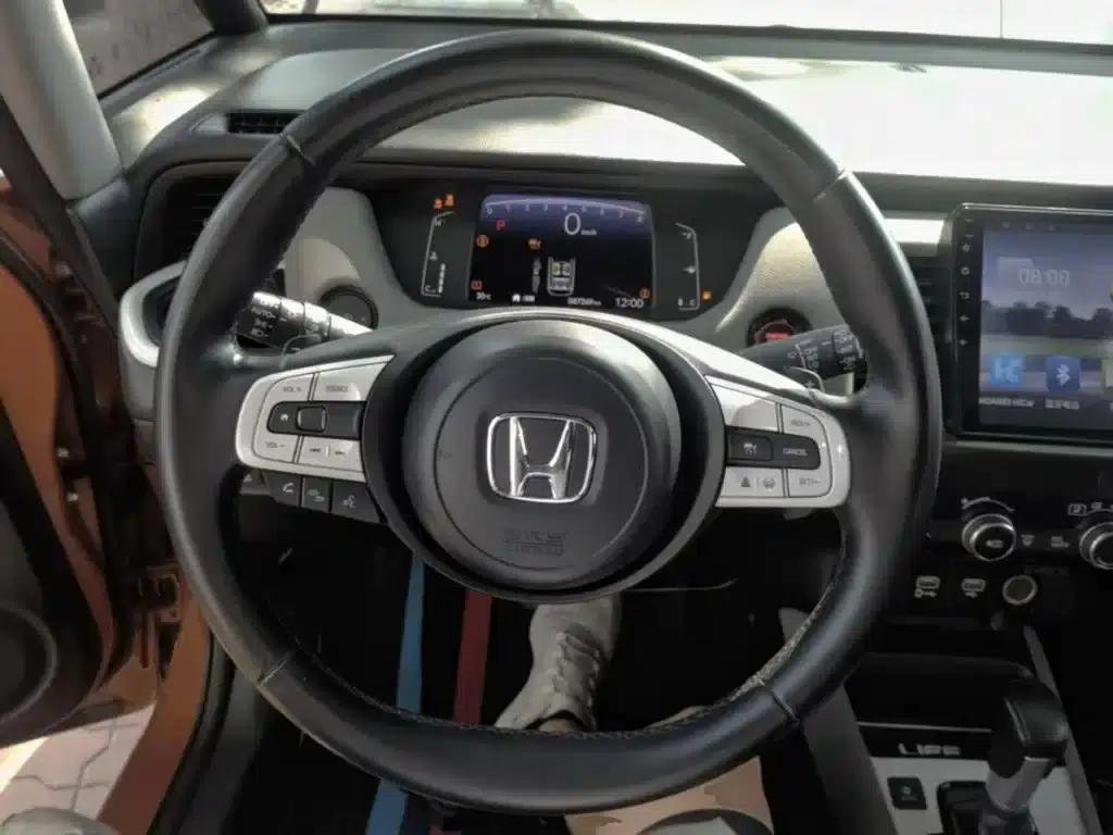 LIFE 2021 1.5L CVT CRO-SS Fun Edition — миниатюра 11