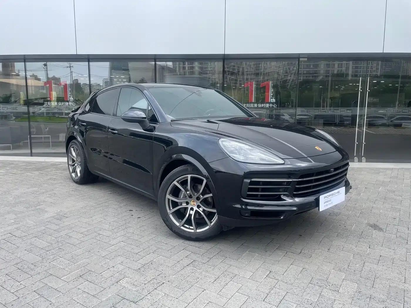 2022 Cayenne Coupé 3.0T Platinum Edition — миниатюра 3