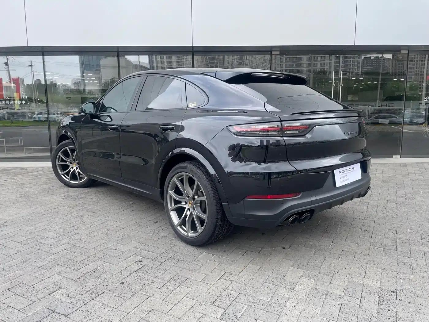 2022 Cayenne Coupé 3.0T Platinum Edition — миниатюра 6