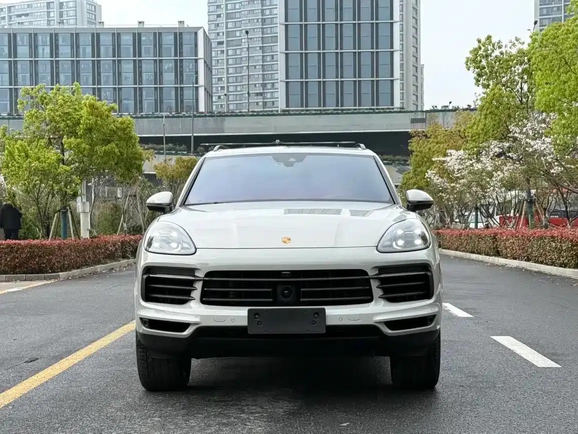 2023 Cayenne 3.0T Platinum Edition — миниатюра 2