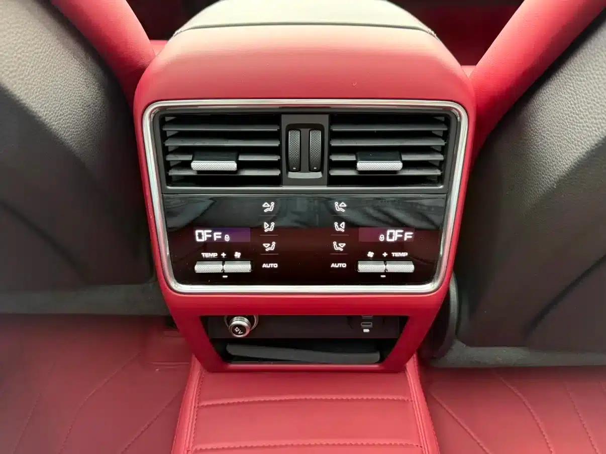 2023 Cayenne 3.0T Platinum Edition — миниатюра 15
