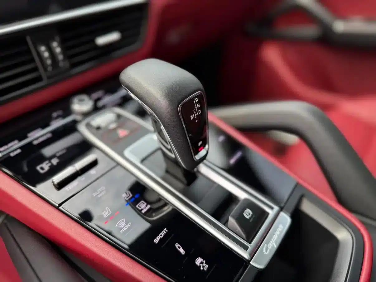 2023 Cayenne 3.0T Platinum Edition — миниатюра 18