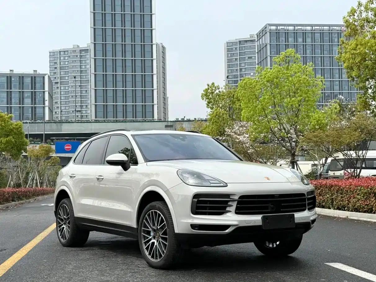 2023 Cayenne 3.0T Platinum Edition — миниатюра 3