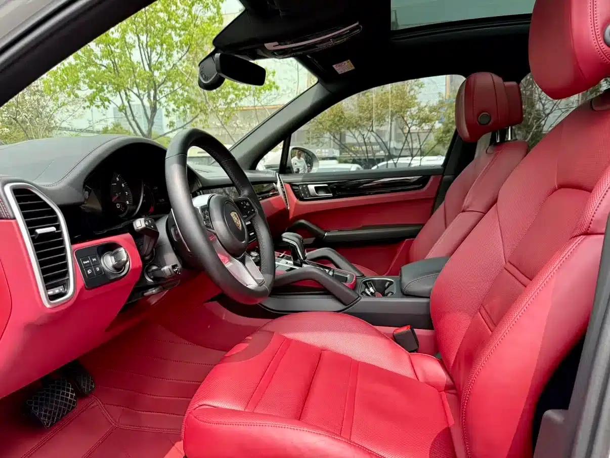 2023 Cayenne 3.0T Platinum Edition — миниатюра 9